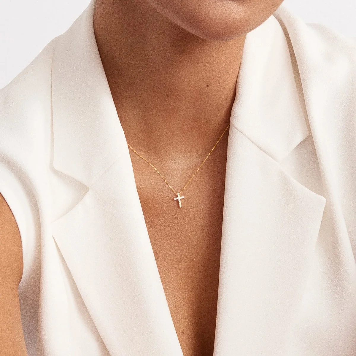 Колие кръст с диаманти Diamond Cross - БИЖУТА С ЕСТЕСТВЕНИ КАМЪНИ (Златни и сребърни бижута)