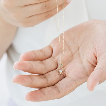 Златно колие с детелинка