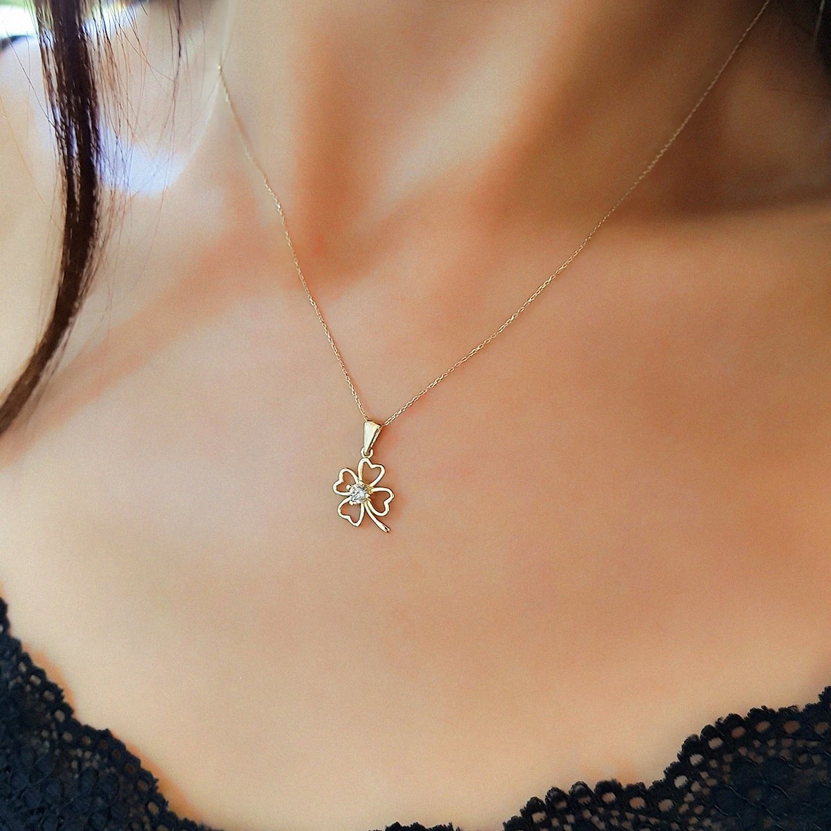 Златно колие с детелинка