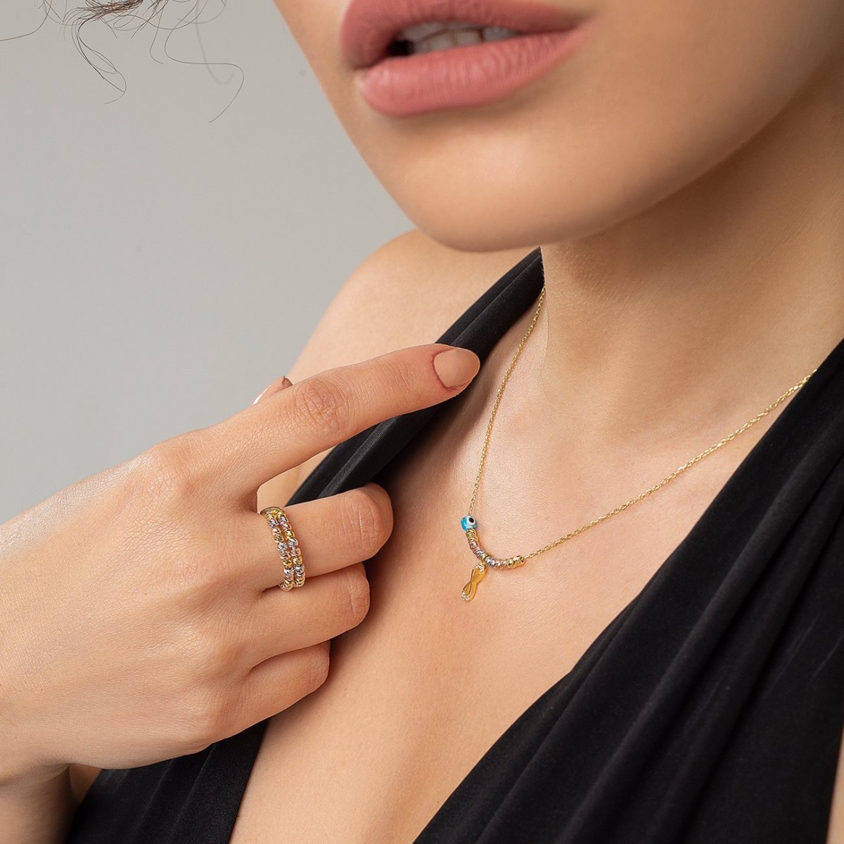 Златно колие Еndless