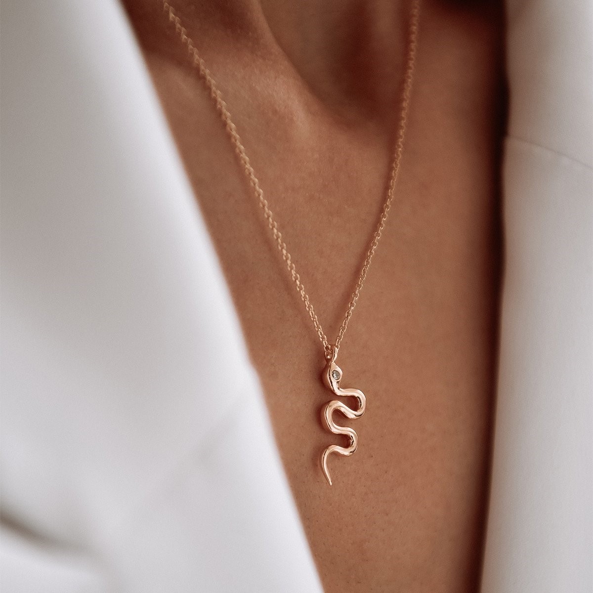 Златно колие Snake