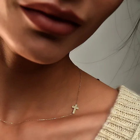 Златно колие Cross stones