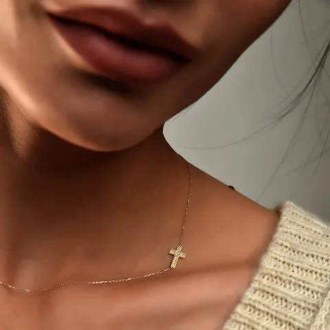 Златно колие Cross stones