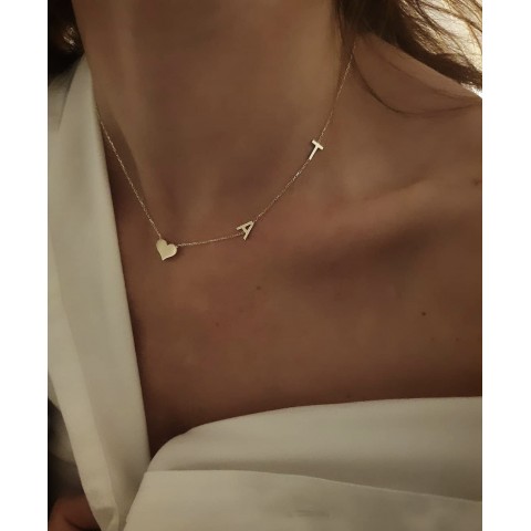 Златно колие със сърце  и букви по избор