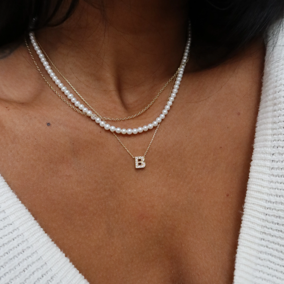 Златно колие Буква с камъни