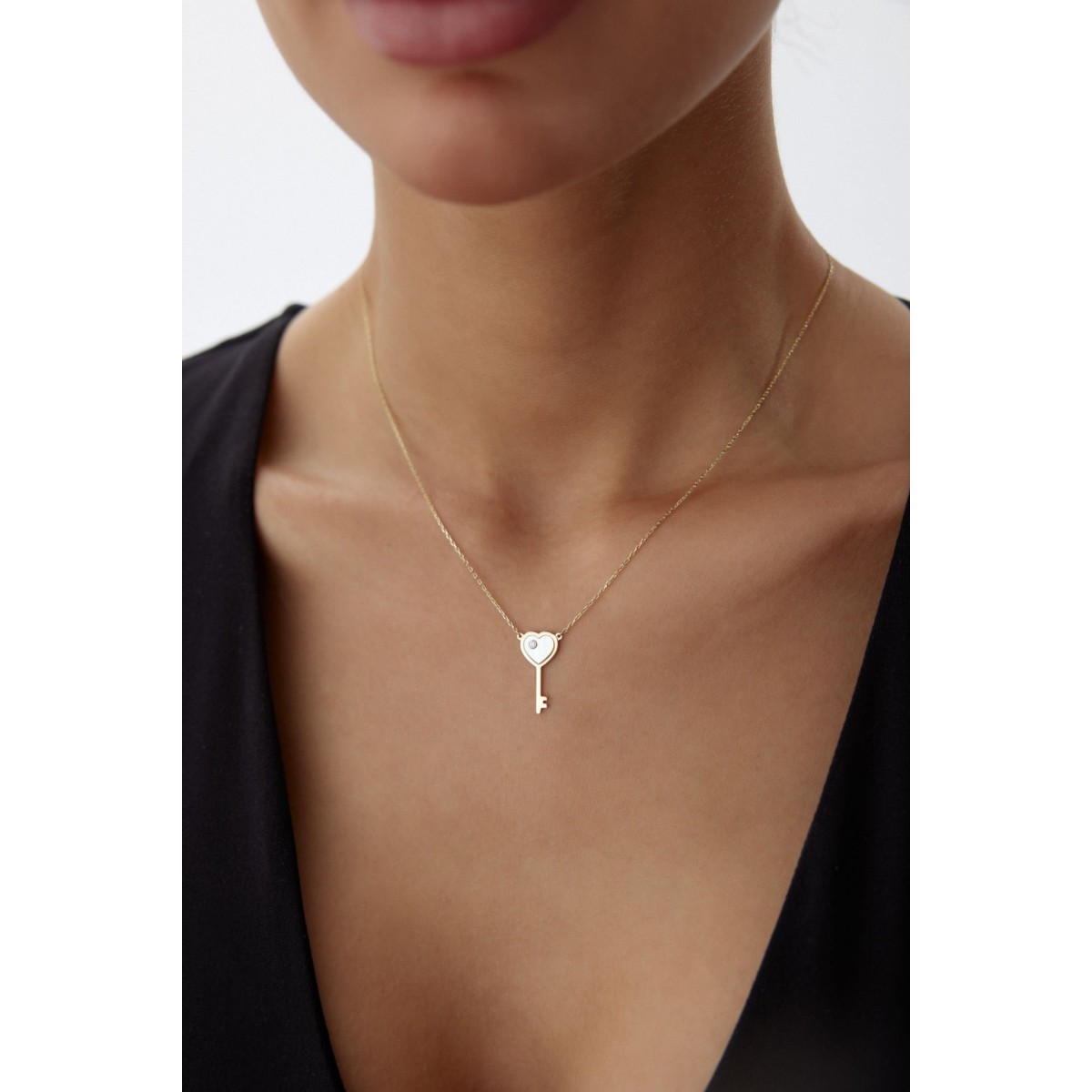 Златно колие Luna Key Златно колие Luna Key