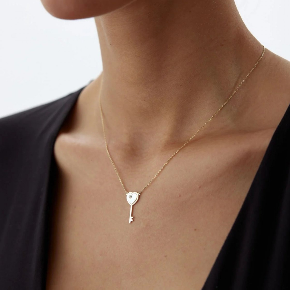 Златно колие Luna Key