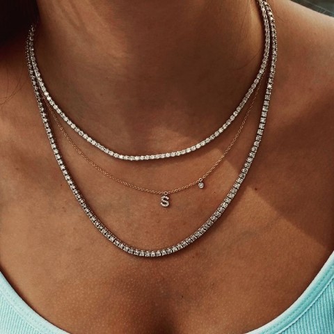 Златно колие с буква Bling