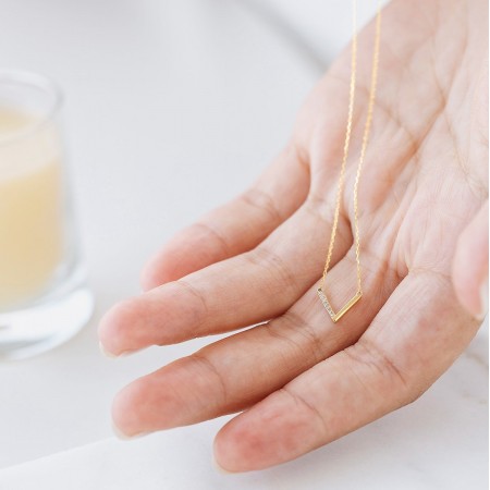 Златно колие V