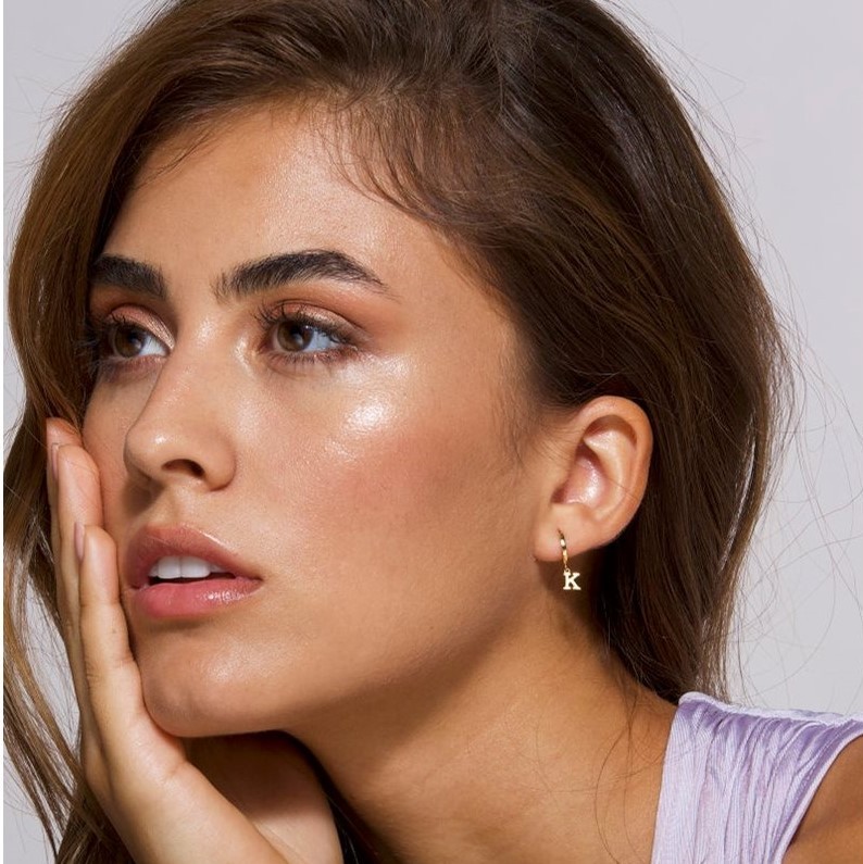 Златни обеци с буква