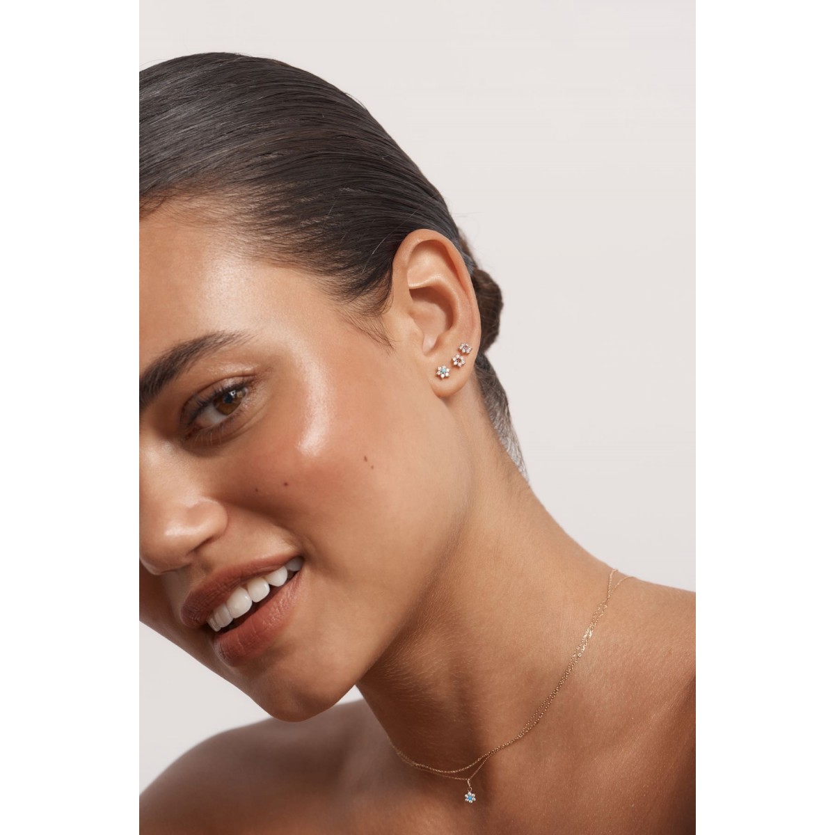 Златни обеци Ara