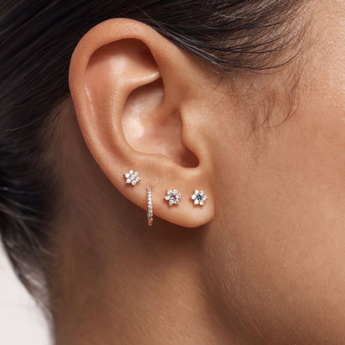 Златни обеци Ara