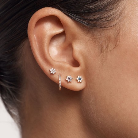 Златни обеци Ara