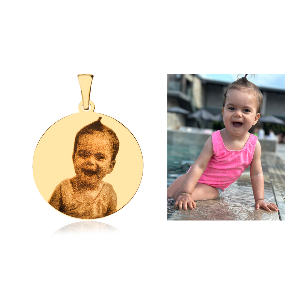 Златен медальон със снимка