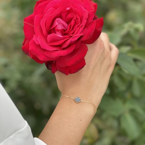 Златнa гривна Black mystic