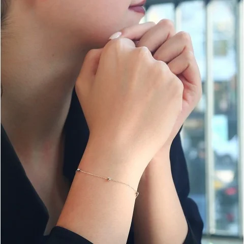 Златна гривна Dorina