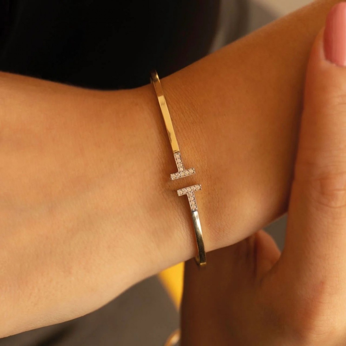 Златна гривна Rivella