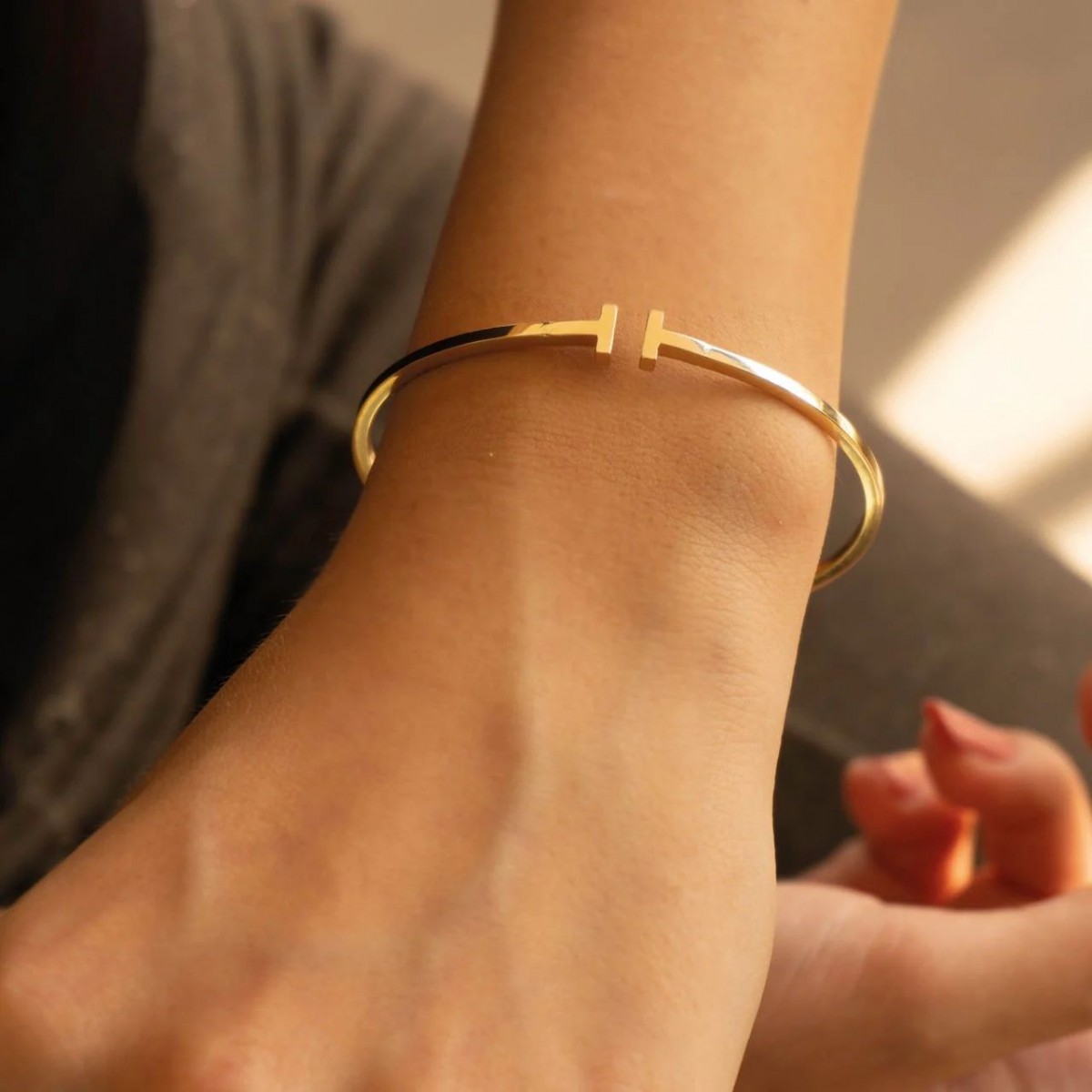 Златна гривна Rivella