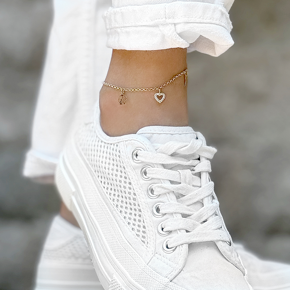 Златна гривна за крак Love