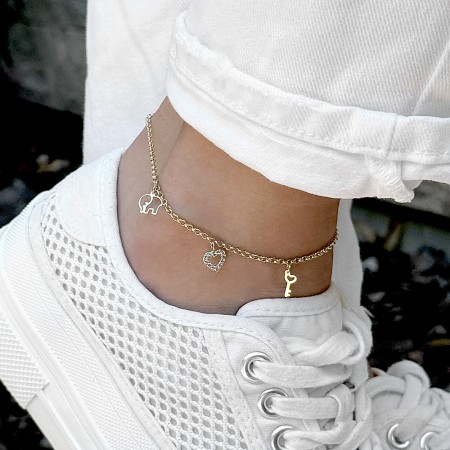 Златна гривна за крак Love