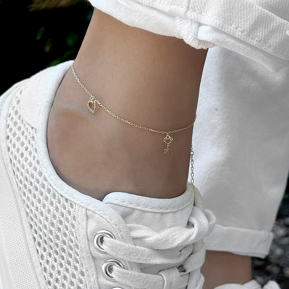 Златна гривна за крак Tiny Heart