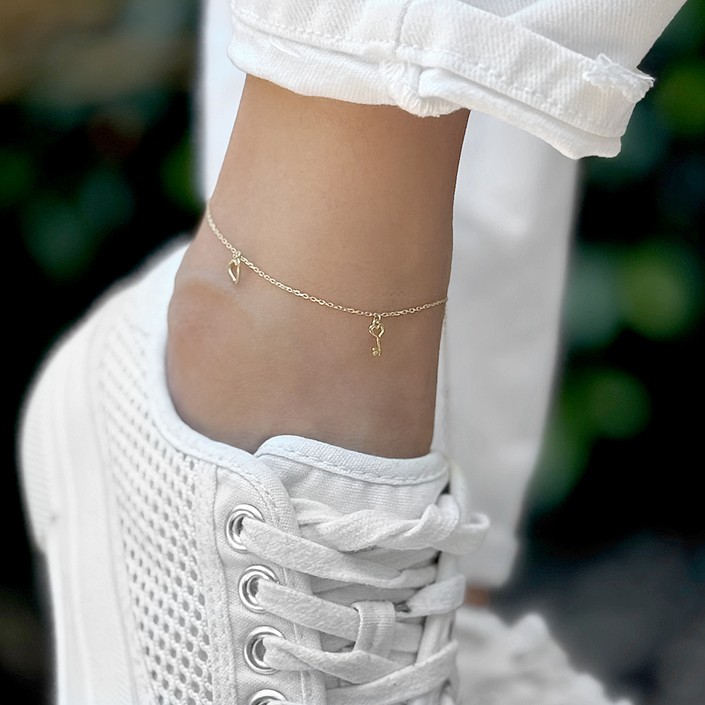 Златна гривна за крак Tiny Heart